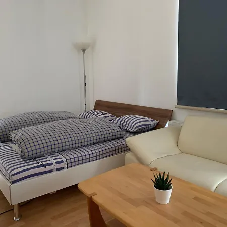 La- Apartment *